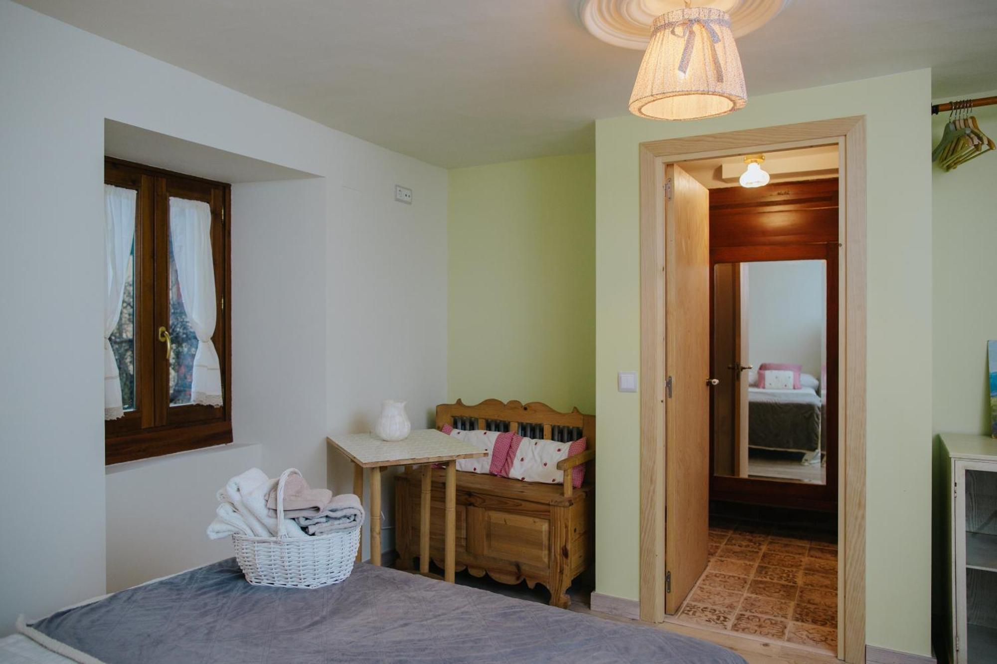 Casa Rural Valle De Tena 萨连特加列戈 外观 照片
