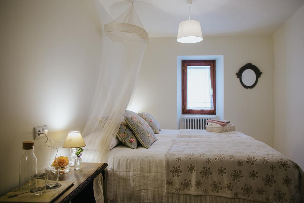 Casa Rural Valle De Tena 萨连特加列戈 外观 照片